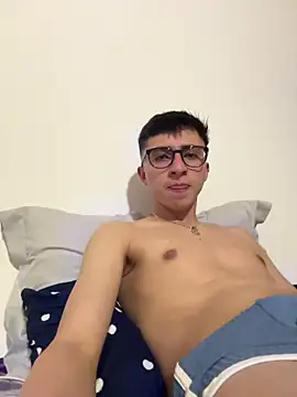 CamiRojas boy online show from December 2025 04:30:01 AM