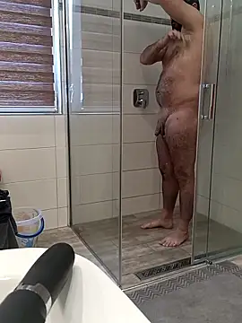 Nikeyone2 online show from November 2025 12:05:02 PM