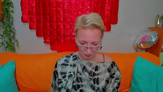 Snapshot of iamyourdream89 chatting on February 2026 06:00:02 PM iamyourdream89 online show from February 2026 06:00:02 PM