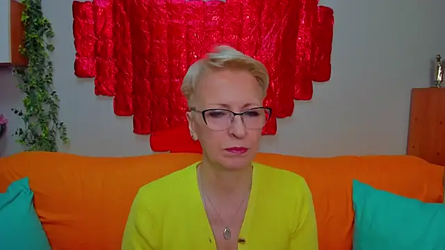 iamyourdream89 online show from March 2026 01:29:02 PM