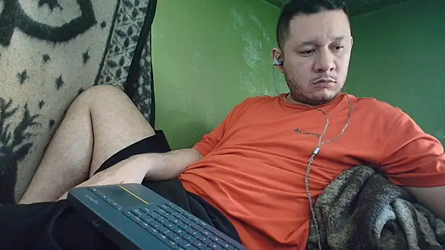 Snapshot of sweet_cock28 chatting on September 2025 03:35:02 PM sweet cock28 online show from September 2025 03:35:02 PM