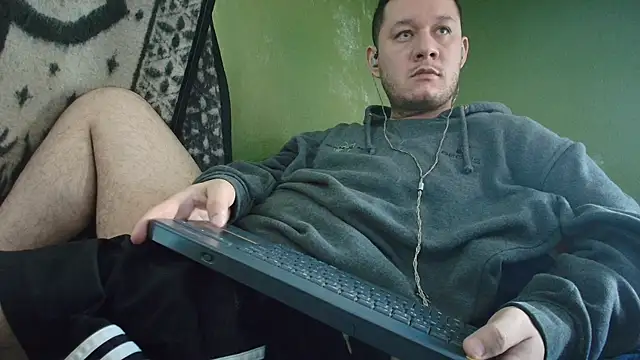 Snapshot of sweet_cock28 chatting on October 2025 04:07:02 PM sweet cock28 online show from October 2025 04:07:02 PM