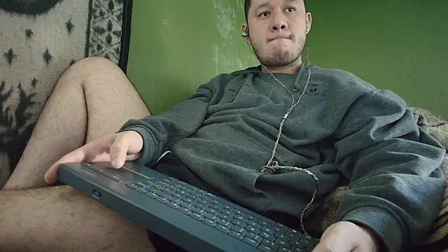 Snapshot of sweet_cock28 chatting on October 2025 03:29:01 PM sweet cock28 online show from October 2025 03:29:01 PM