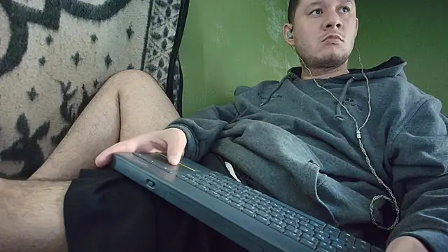 Snapshot of sweet_cock28 chatting on October 2025 03:27:01 PM sweet cock28 online show from October 2025 03:27:01 PM