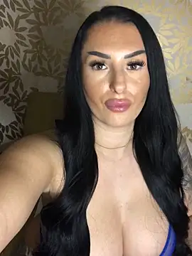 Mia-Bremer online show from December 2025 08:58:01 PM