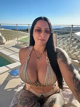 Mia-Bremer online show from June 2026 04:02:01 PM