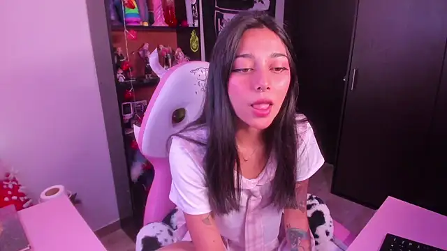 amber yull online show from May 2026 02:00:01 PM