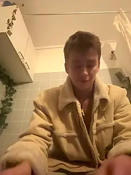 Snapshot of Toyjungee chatting on November 2025 12:33:01 AM Toyjungee online show from November 2025 12:33:01 AM