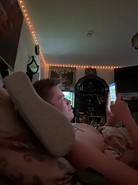 Snapshot of Toyjungee chatting on December 2025 01:50:02 PM Toyjungee online show from December 2025 01:50:02 PM