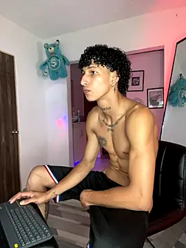 Snapshot of mike_casseano chatting on September 2025 02:55:02 AM mike casseano online show from September 2025 02:55:02 AM