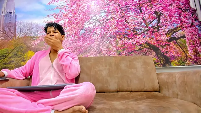 BvlgarVoyss online show from November 2025 06:41:01 PM