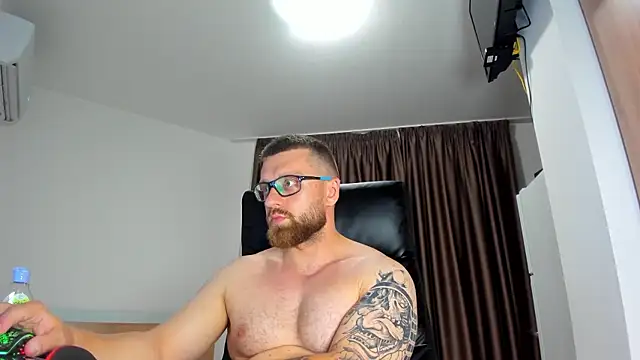 Snapshot of Findom_guy chatting on July 2026 07:05:02 PM Findom guy online show from July 2026 07:05:02 PM
