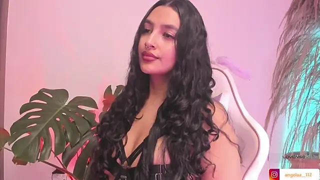 Snapshot of Anngel_1 chatting on December 2025 03:29:02 PM Anngel 1 online show from December 2025 03:29:02 PM