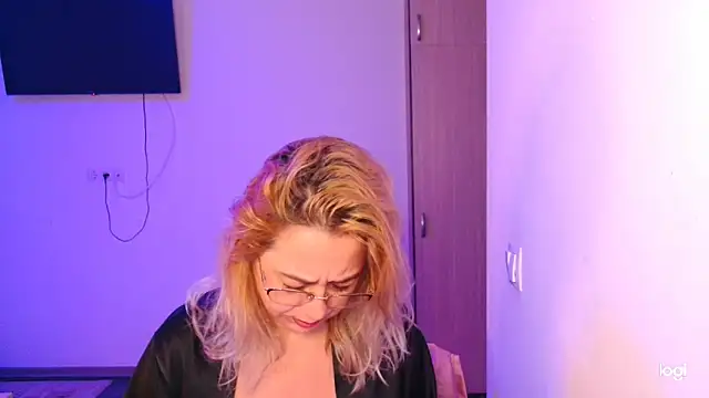 Snapshot of freyyamore1 chatting on March 2026 07:37:02 AM freyyamore1 online show from March 2026 07:37:02 AM