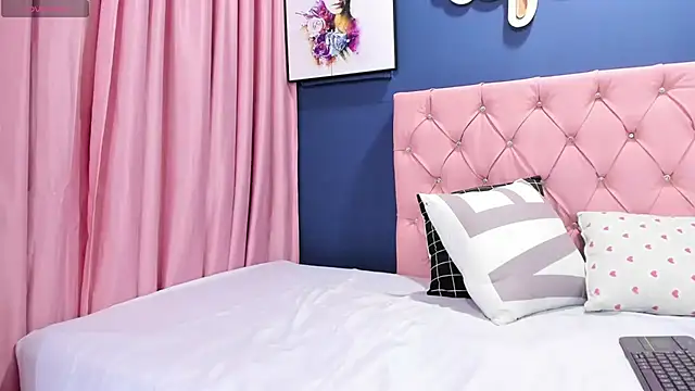 Snapshot of AngelitaWild_ chatting on February 2025 08:39:01 PM AngelitaWild online show from February 2025 08:39:01 PM