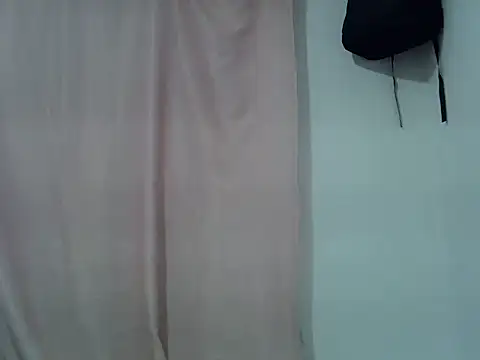 prettybeee online show from April 2026 05:06:01 PM