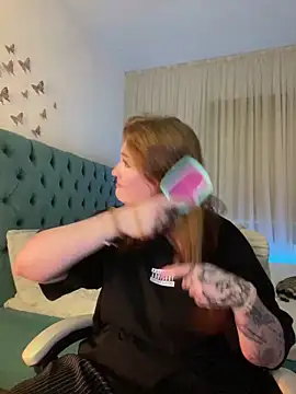  Chlo  e online show from February 2025 10:22:01 PM