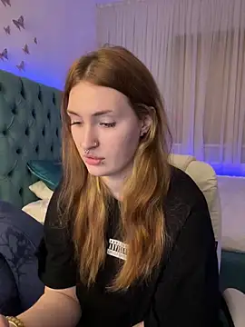  Chlo  e online show from October 2025 09:14:02 PM