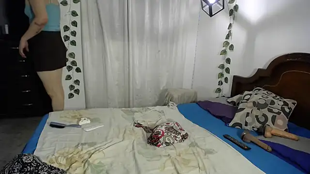 ivonne  hott1 online show from April 2026 11:35:02 PM