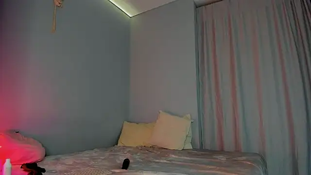 Snapshot of EllenMays chatting on January 2025 08:18:01 PM EllenMays online show from January 2025 08:18:01 PM