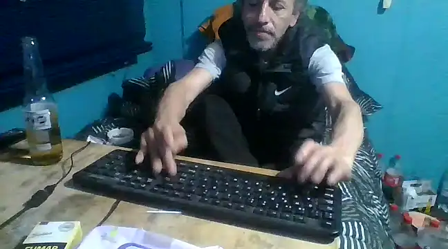 Snapshot of malekon76 chatting on January 2025 09:00:01 AM malekon76 online show from January 2025 09:00:01 AM