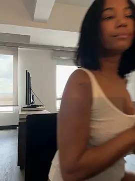 Snapshot of Isabella2603 chatting on March 2025 05:34:02 PM Isabella2603 online show from March 2025 05:34:02 PM