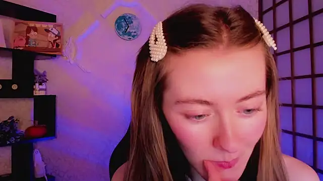 KateCuddle online show from December 2024 05:31:02 AM