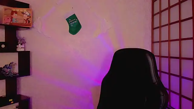 KateCuddle online show from December 2024 04:49:02 AM