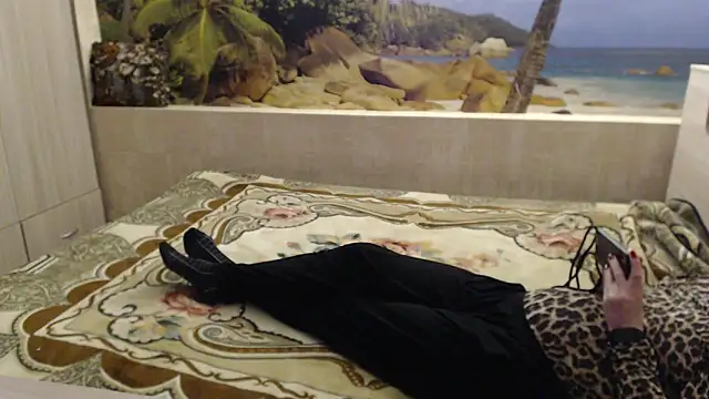 Aphelandra online show from March 2025 04:15:01 PM