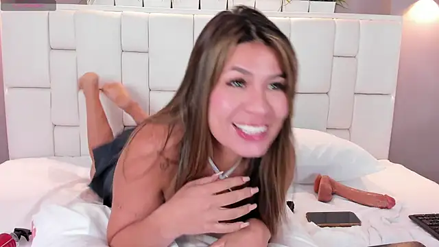 Snapshot of ValeriaGarcia chatting on January 2025 12:57:02 PM ValeriaGarcia online show from January 2025 12:57:02 PM