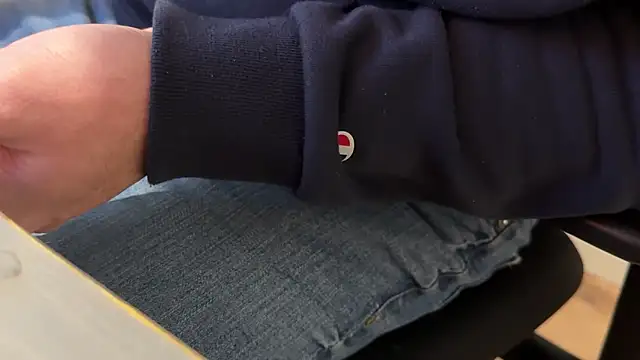 rickyi2023 online show from February 2026 03:37:02 PM