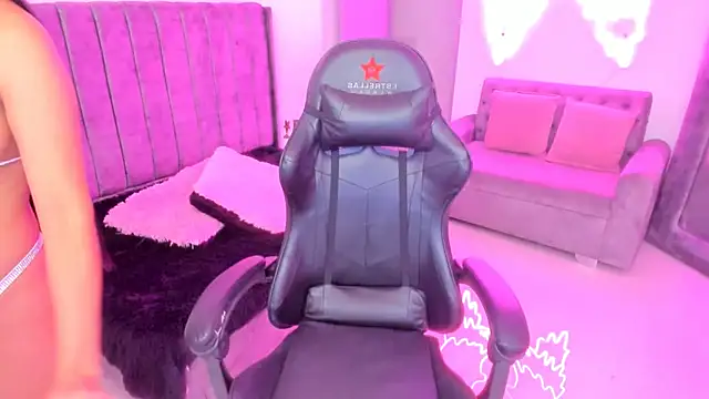 xiomara  cortes online show from October 2025 07:36:02 PM