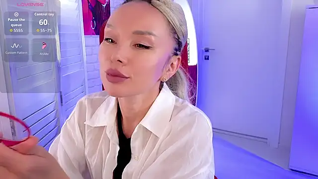 WhiteBunny online show from April 2026 07:37:02 AM