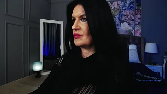 Snapshot of DomMelissaW chatting on December 2025 11:57:02 PM DomMelissaW online show from December 2025 11:57:02 PM