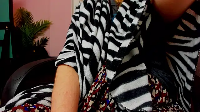 Snapshot of Persephoni chatting on September 2025 04:01:02 AM Persephoni online show from September 2025 04:01:02 AM