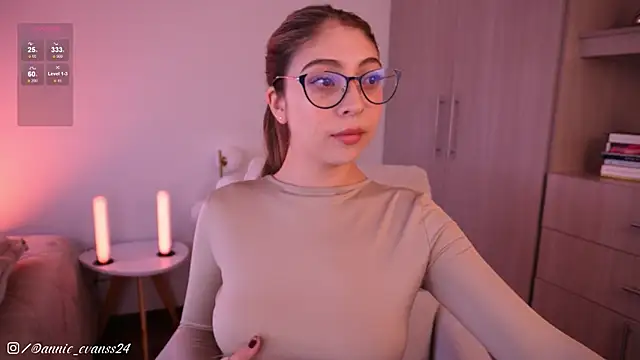 Snapshot of annie24_evans chatting on November 2025 09:17:02 PM annie24 evans online show from November 2025 09:17:02 PM