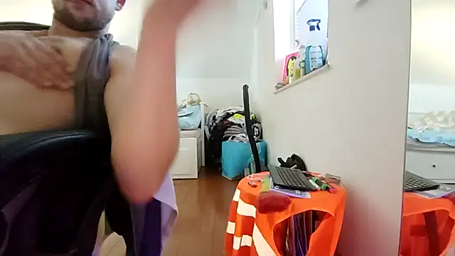 Snapshot of Youngtimer_1997 chatting on February 2025 11:00:02 AM Youngtimer 1997 online show from February 2025 11:00:02 AM