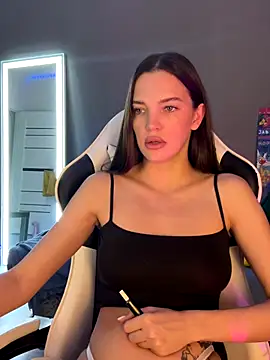 julia fly online show from November 2025 09:52:01 AM