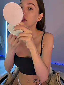 julia fly online show from April 2026 06:13:01 AM