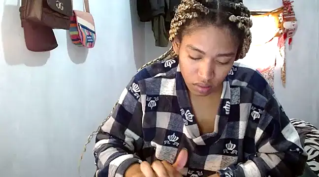 angelamarie1 online show from February 2025 03:31:01 PM