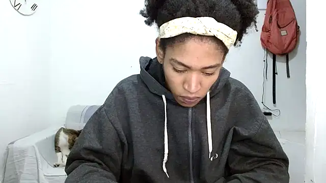 angelamarie1 online show from October 2025 10:47:01 AM