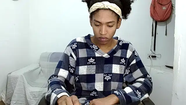 angelamarie1 online show from October 2025 02:45:02 AM