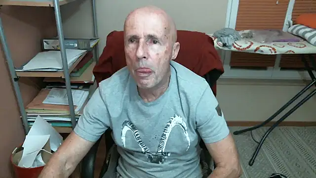 olibrius71 online show from February 2026 09:00:01 PM