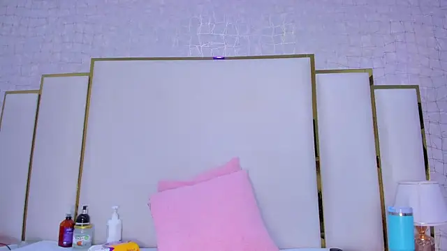 Snapshot of paola_rodriguez chatting on October 2025 12:04:02 PM paola rodriguez online show from October 2025 12:04:02 PM