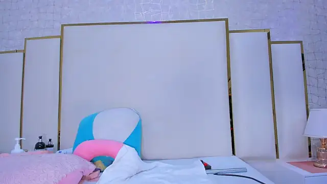 Snapshot of paola_rodriguez chatting on November 2025 12:06:01 PM paola rodriguez online show from November 2025 12:06:01 PM