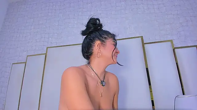 Snapshot of paola_rodriguez chatting on January 2026 11:48:02 AM paola rodriguez online show from January 2026 11:48:02 AM