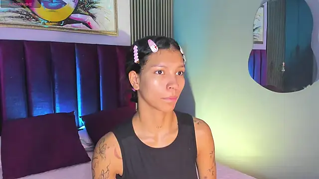 LauraAristizabal online show from October 2025 12:33:01 PM