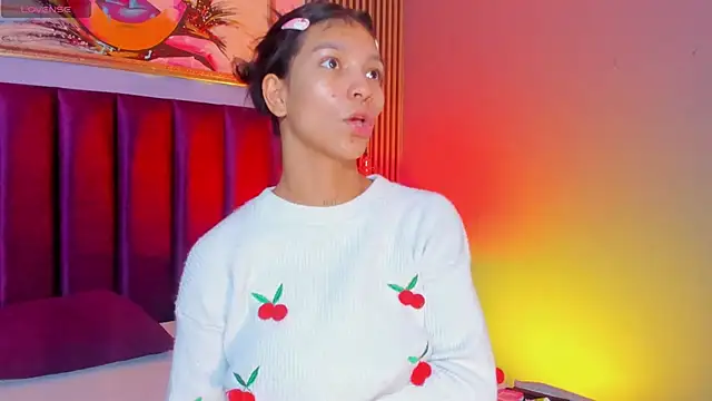 LauraAristizabal online show from November 2025 12:49:02 PM