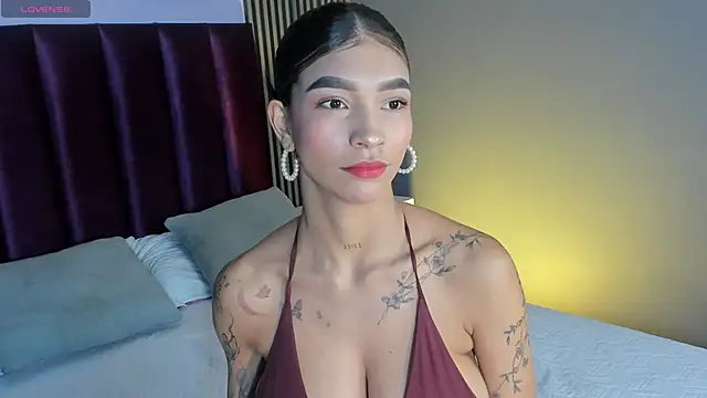Snapshot of LauraAristizabal chatting on July 2026 12:07:01 PM LauraAristizabal online show from July 2026 12:07:01 PM