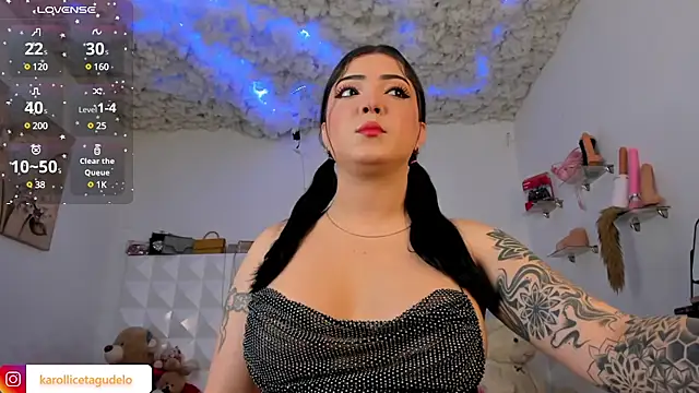 Snapshot of Karol_Green_Motorcycle chatting on December 2024 07:03:01 AM Karol Green Motorcycle online show from December 2024 07:03:01 AM